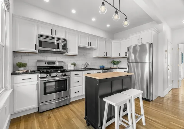 Listing Photo 4 - Condo for sale in building located at 15 I St, Boston, MA 02127 - Unit #3