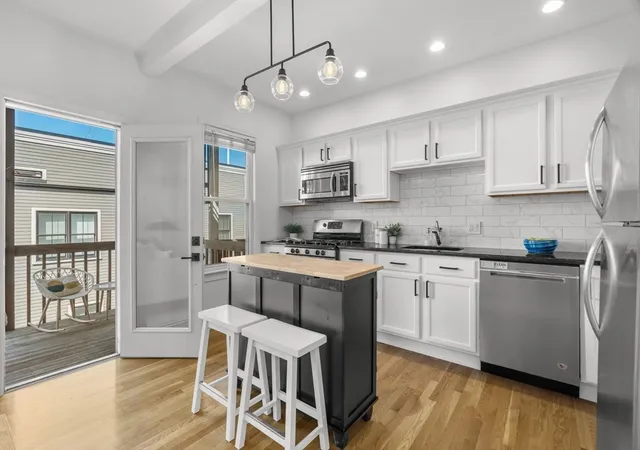 Listing Photo 5 - Condo for sale in building located at 15 I St, Boston, MA 02127 - Unit #3