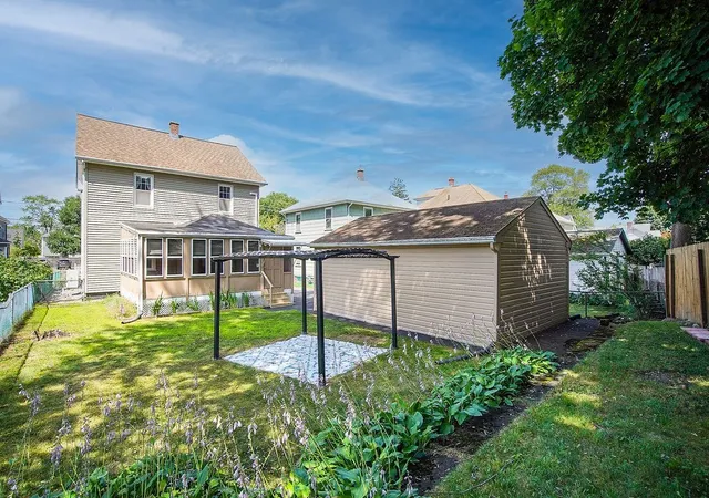 2nd image of 64 Ridgewood Avenue, Holyoke, MA 01040 | MLS# 73554424