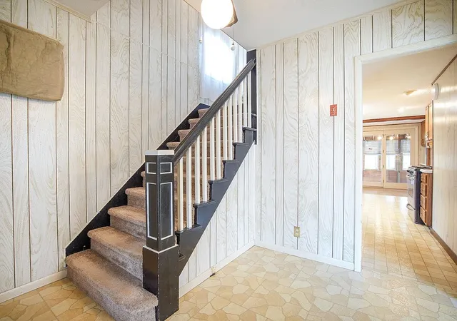4th image of 64 Ridgewood Avenue, Holyoke, MA 01040 | MLS# 73554424