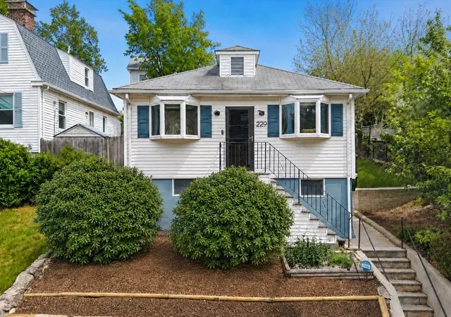 Homes for sale in Medford, MA | 229 Fulton St, Medford, MA 02155 | MLS# 73540816