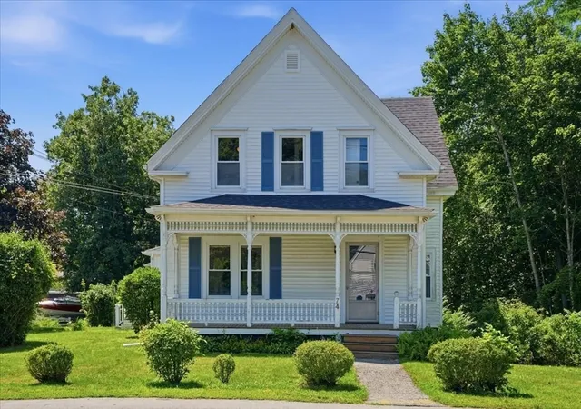 2nd image of 74 Wareham St, Middleboro, MA 02346 | MLS# 73564640