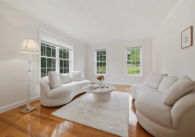 Photo 4 of Single family home for sale at 8 Victoria Cir, Shrewsbury, MA 01545 | MLS# 73545260 | Listing updated on 2026-09-13