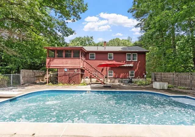 Photo 3 of Sale Pending at 7 Meadowbrook Rd, North Chelmsford, MA 01863 | MLS# 73554087 | Listing updated on 2026-09-08