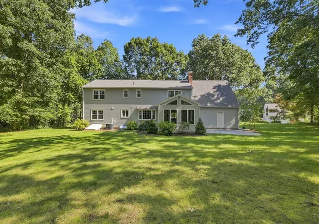 2nd image of 76 Mohawk Dr, Longmeadow, MA 01106 | MLS# 73562231