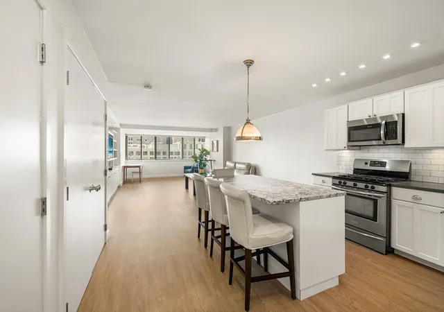 Homes for sale in Boston, MA | 8 Whittier Pl #14F, Boston, MA 02114 | MLS# 73526349