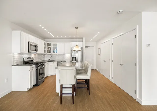 Homes for sale in Boston, MA | 8 Whittier Pl #14F, Boston, MA 02114 | MLS# 73526349