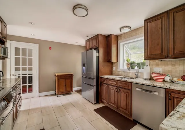 2nd image of 119 Ridge Street, Arlington, MA 02474 | MLS# 73542160
