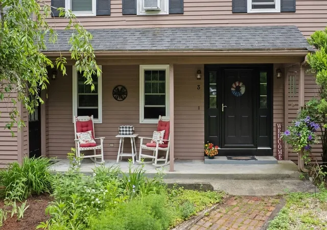 Homes for sale in Uxbridge, MA | 3 Pudding Street, Uxbridge, MA 01569 | MLS# 73536624