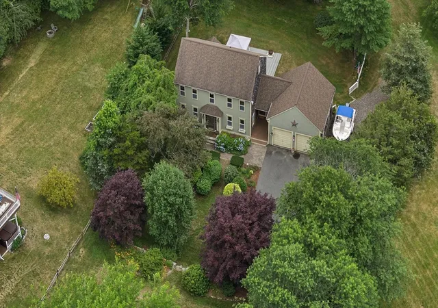 3rd image of 12 Hillcrest Rd, Kingston, MA 02364 | MLS# 73546694