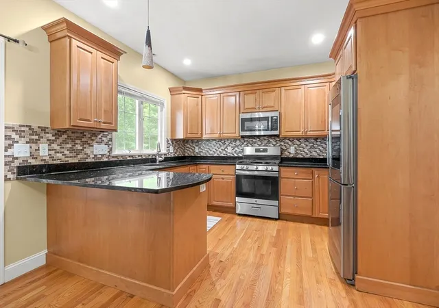 5th image of 17 Hepatica Dr #17, North Andover, MA 01845 | MLS# 73540992