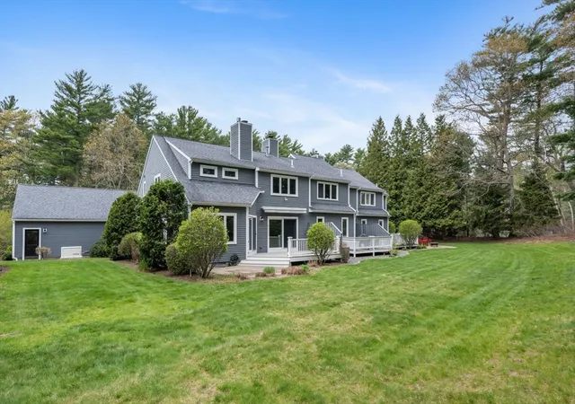 Homes for sale in Duxbury, MA | 54 Bay Farm Rd, Duxbury, MA 02332 | Houzeo