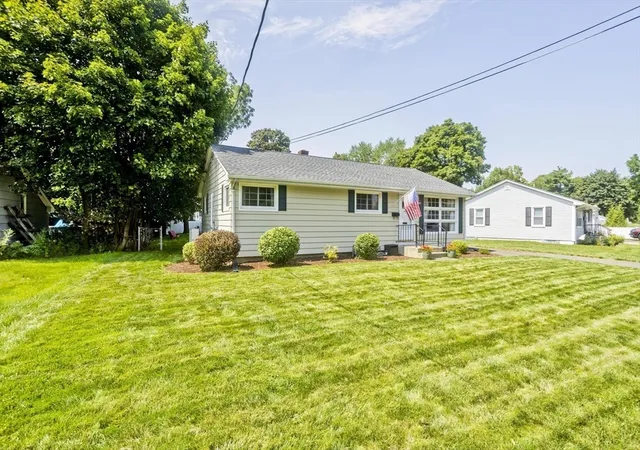 Photo 3 of Sale Pending at 51 Merrick Ave, Holyoke, MA 01040 | MLS# 73562584 | Listing updated on 2026-08-30