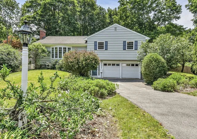Photo 1 of Single family home for sale at 315 Hale St, Beverly, MA 01915 | MLS# 73554190 | Listing updated on 2026-09-17