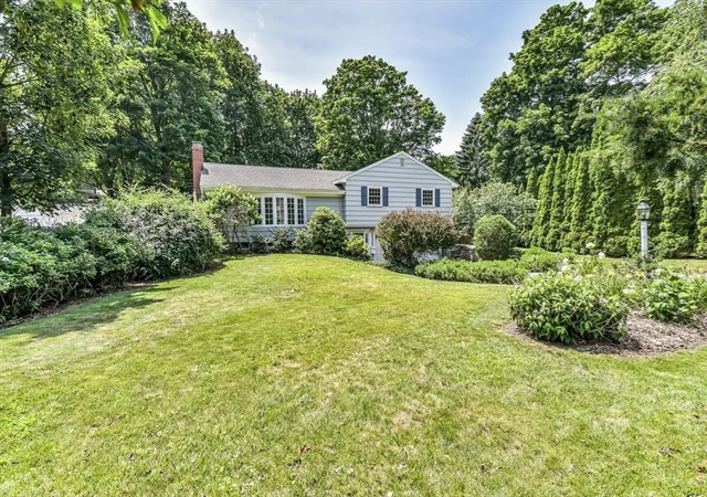 Photo 2 of Single family home for sale at 315 Hale St, Beverly, MA 01915 | MLS# 73554190 | Listing updated on 2026-09-17