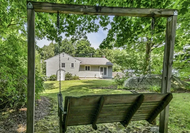 Photo 4 of Single family home for sale at 315 Hale St, Beverly, MA 01915 | MLS# 73554190 | Listing updated on 2026-09-17