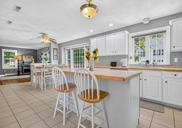 3rd image of 3 Janes Dr, Littleton, MA 01460 | MLS# 73568327