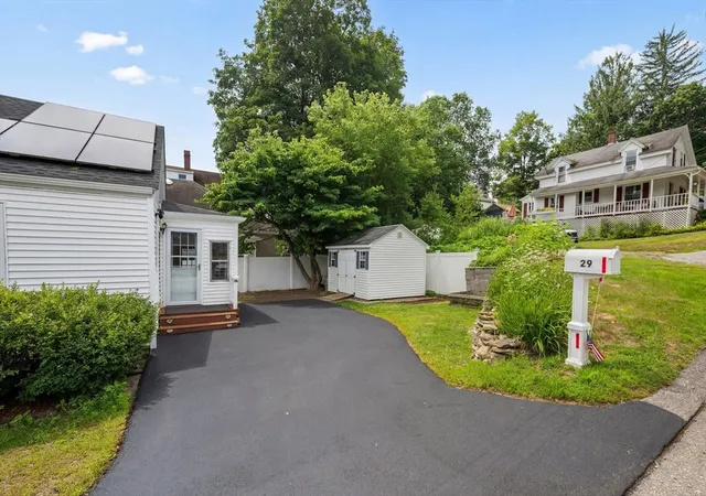 4th image of 29 Pleasant St, Spencer, MA 01562 | MLS# 73550053