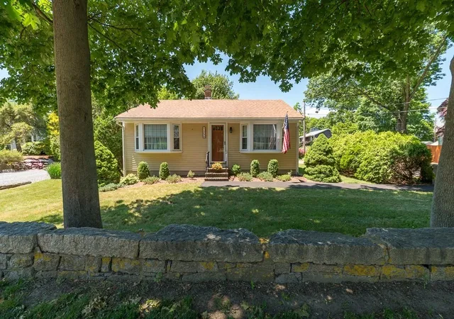Photo 1 of Sale Pending at 173 Main St, Rockport, MA 01966 | MLS# 73547544 | Listing updated on 2026-09-08