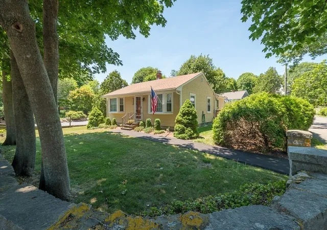 Photo 2 of Sale Pending at 173 Main St, Rockport, MA 01966 | MLS# 73547544 | Listing updated on 2026-09-08
