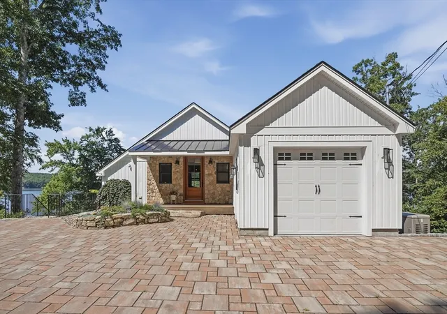 3rd image of 182 Manchaug Road, Sutton, MA 01590 | MLS# 73567999