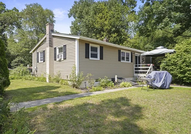 4th image of 122 Paula Cir, East Brookfield, MA 01515 | MLS# 73557686