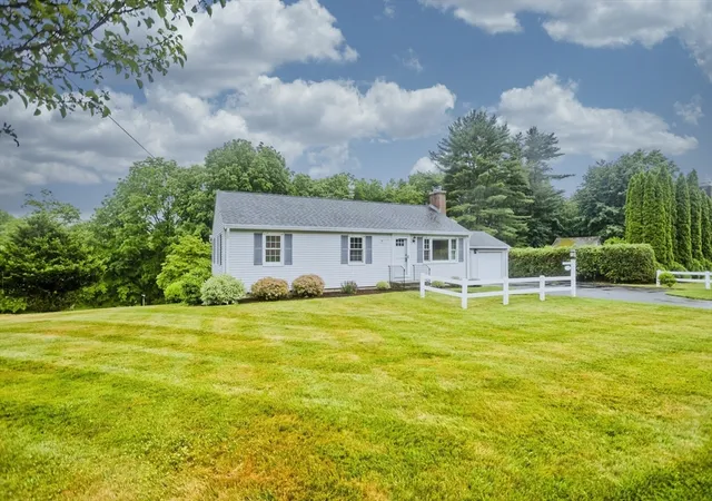 Homes for sale in West Springfield, MA | 326 Dewey Street, West Springfield, MA 01089 | MLS# 73541499