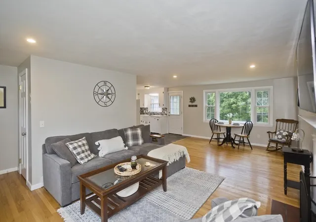 Homes for sale in West Springfield, MA | 326 Dewey Street, West Springfield, MA 01089 | MLS# 73541499