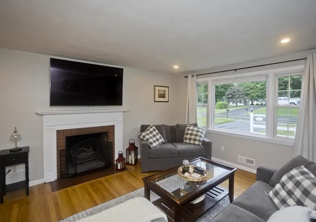 Homes for sale in West Springfield, MA | 326 Dewey Street, West Springfield, MA 01089 | MLS# 73541499