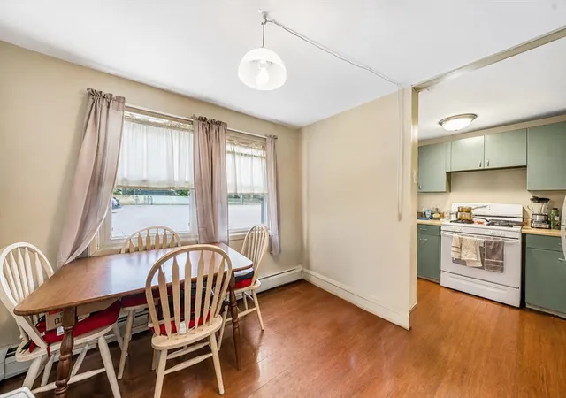 5th image of 48 Manor Ct, Springfield, MA 01118