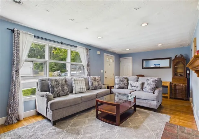 4th image of 140 Milton Rd, Braintree, MA 02184 | MLS# 73559884