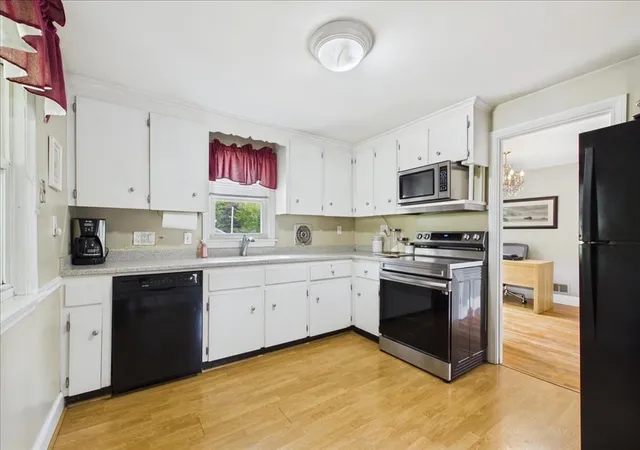 5th image of 140 Milton Rd, Braintree, MA 02184 | MLS# 73559884