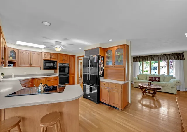 3rd image of 45 Lake St, Shrewsbury, MA 01545 | MLS# 73518108