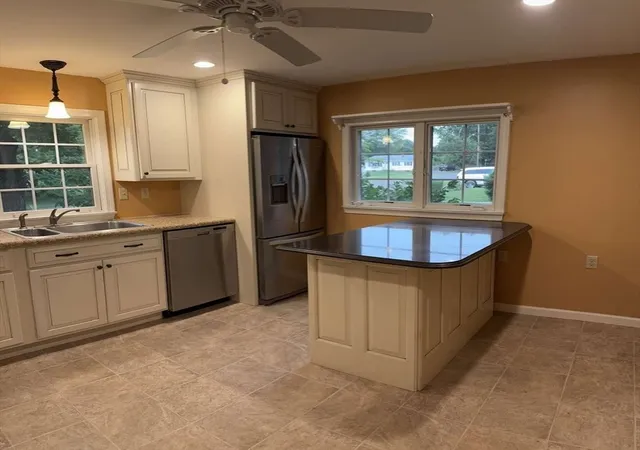 3rd image of 15 Wenonah Dr, Ludlow, MA 01056 | MLS# 73562465