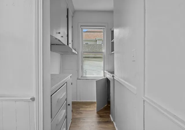 3rd image of 51 County St, New Bedford, MA 02744 | MLS# 73443154