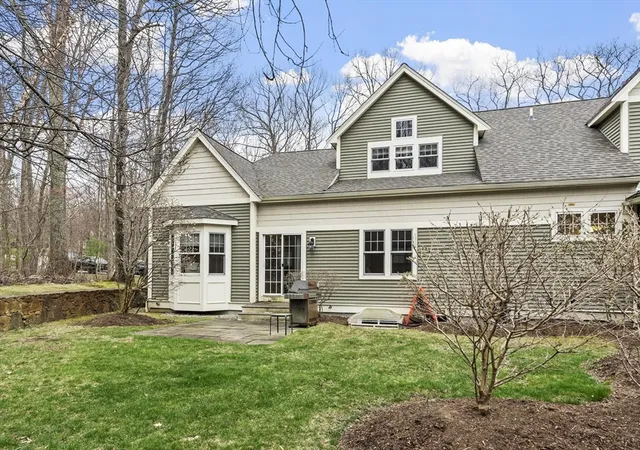 Homes for sale in Hopkinton, MA | 8 Mcneil Cir, Hopkinton, MA 01748 | Houzeo
