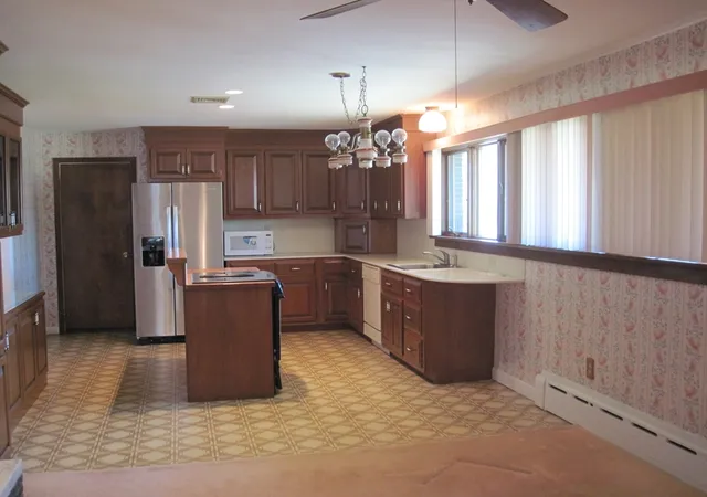3rd image of 324 Hillside Rd, North Andover, MA 01845 | MLS# 73515010