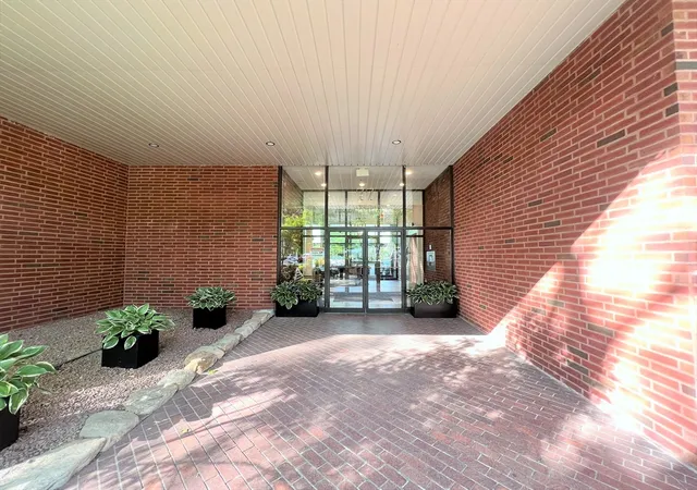 2nd image of 77 Adams St #- 610, Quincy, MA 02169 | MLS# 73565830
