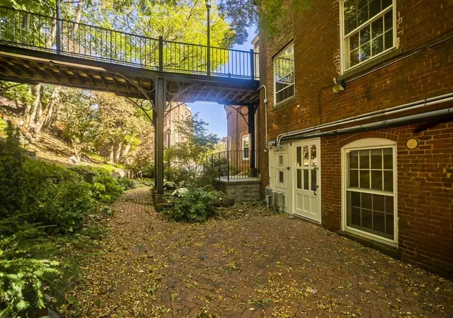 2nd image of 244 Main St, Northampton, MA 01060