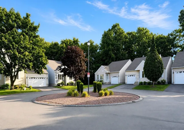 2nd image of 417 Alvord Pl #417, South Hadley, MA 01075 | MLS# 73566410