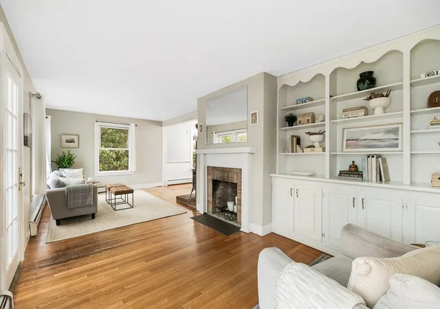 4th image of 17 Hartz St, Gloucester, MA 01930 | MLS# 73553248