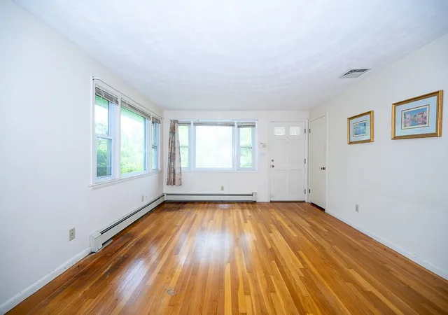 Photo 3 of Sale Pending at 27 Chevy Chase Rd, Worcester, MA 01606 | MLS# 73528987 | Listing updated on 2026-09-18