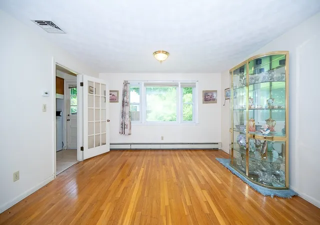 Photo 4 of Sale Pending at 27 Chevy Chase Rd, Worcester, MA 01606 | MLS# 73528987 | Listing updated on 2026-09-18