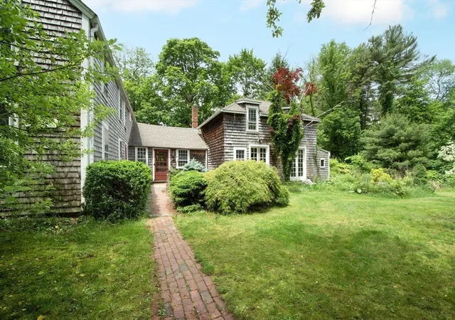 2nd image of 374 High St, Pembroke, MA 02359 | MLS# 73556823