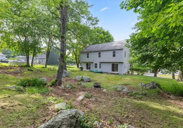 4th image of 15 Mars Dr, Shrewsbury, MA 01545 | MLS# 73531542