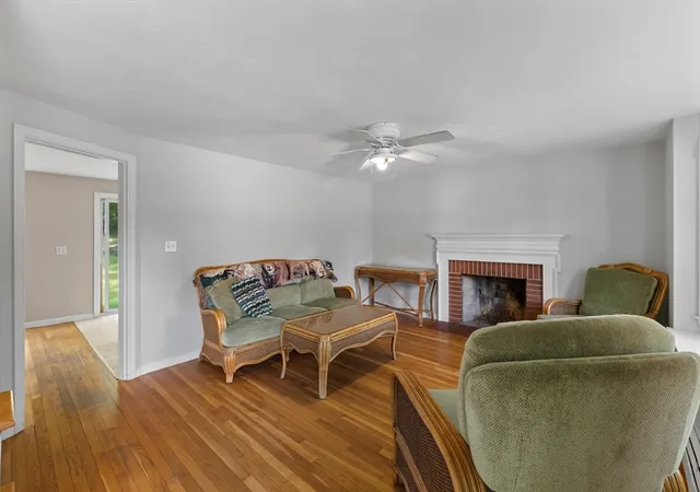 5th image of 15 Mars Dr, Shrewsbury, MA 01545 | MLS# 73531542