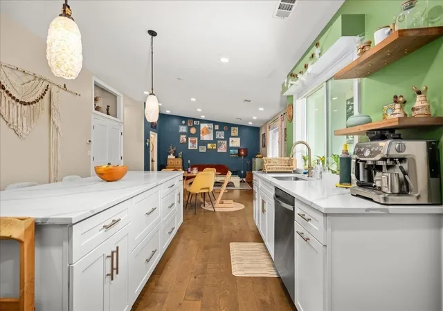 Photo 4 of Single family home for sale at 374 South St, Northampton, MA 01060 | MLS# 73554969 | Listing updated on 2026-10-03