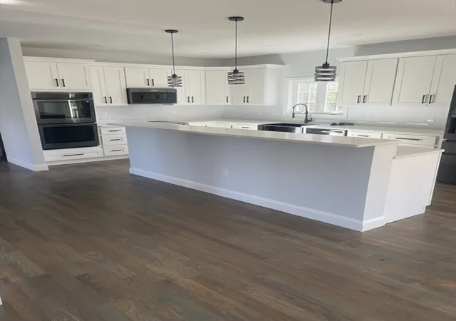 4th image of 236 Elm St, East Bridgewater, MA 02333 | MLS# 73494618