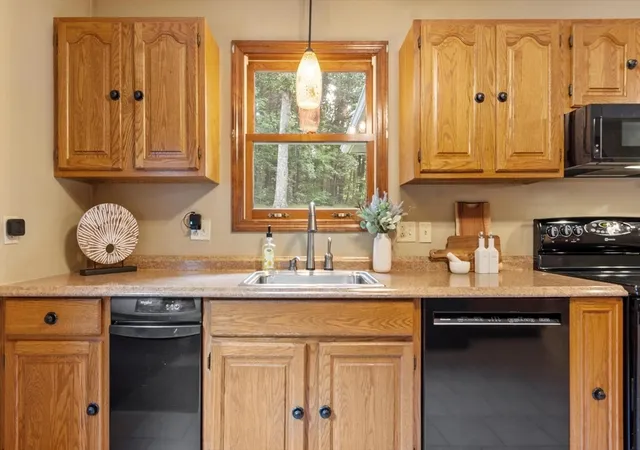 Photo 2 of Sale Pending at 44 W Brookfield Rd, North Brookfield, MA 01535 | MLS# 73566142 | Listing updated on 2026-09-22