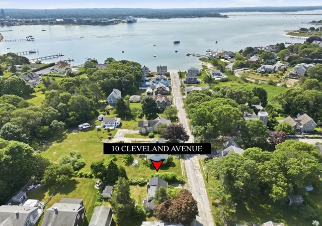 2nd image of 10 Cleveland Ave, Wareham, MA 02532 | MLS# 73543678
